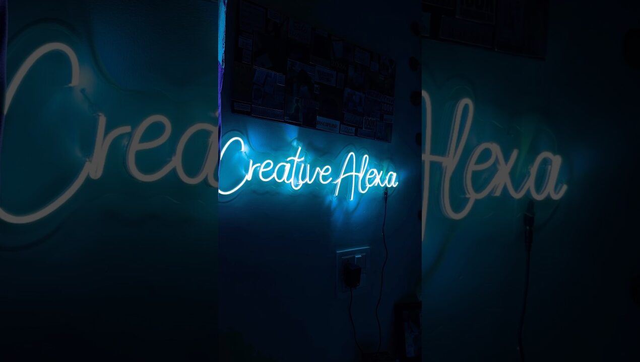 mai bhut bdi cereator ban gai 🫶😀||unboxing neon sign#diy #craft #diyprojects #shorts #unboxing