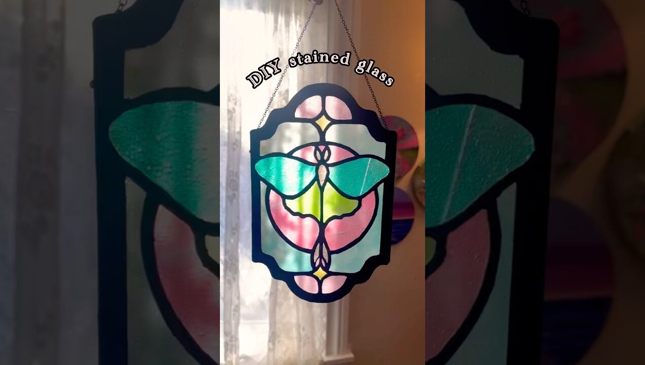 Stained glass effect using glue 🪟✨🪩 #artidea #diy