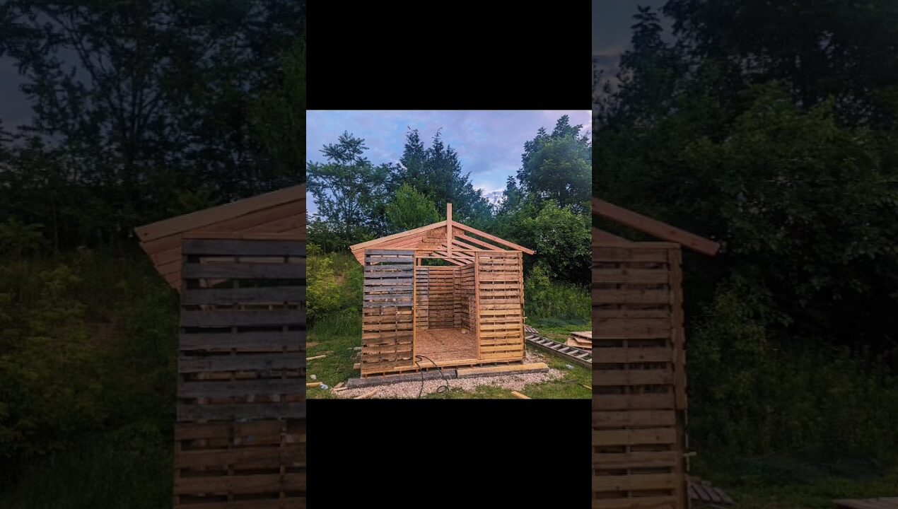 Pallet shed build!!                      #diy #palletfurniture #palletshed #shed #garage #rats