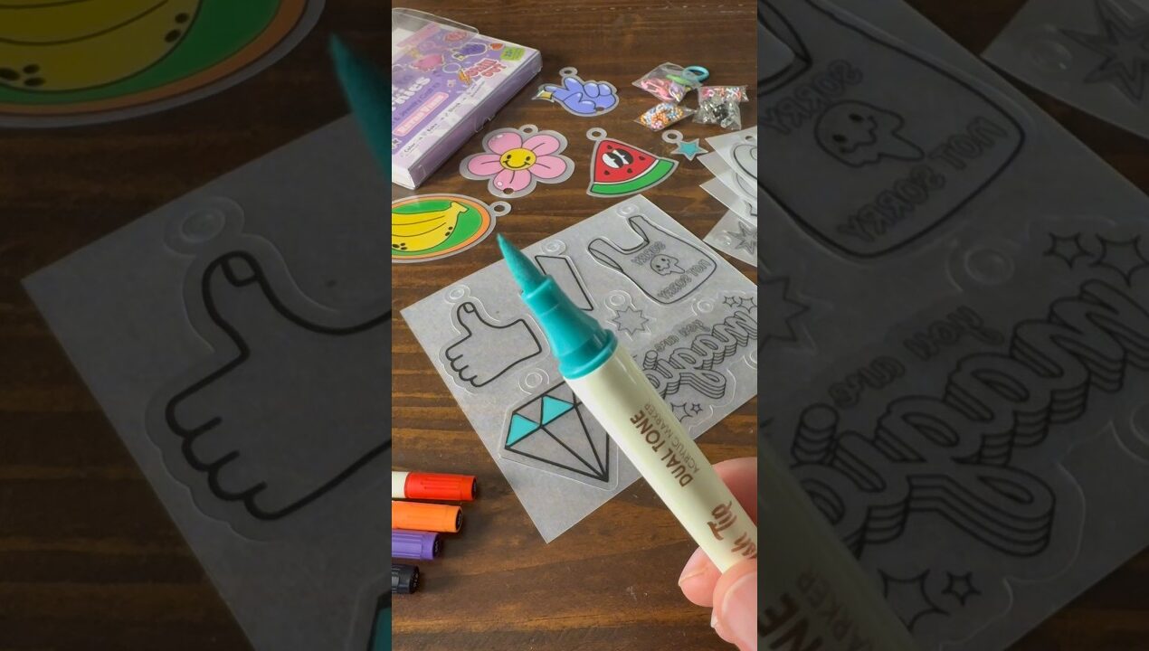 These are so fun to make! #charms #keychain #diy #crafts #coloring #amazonfinds #cute #grabie