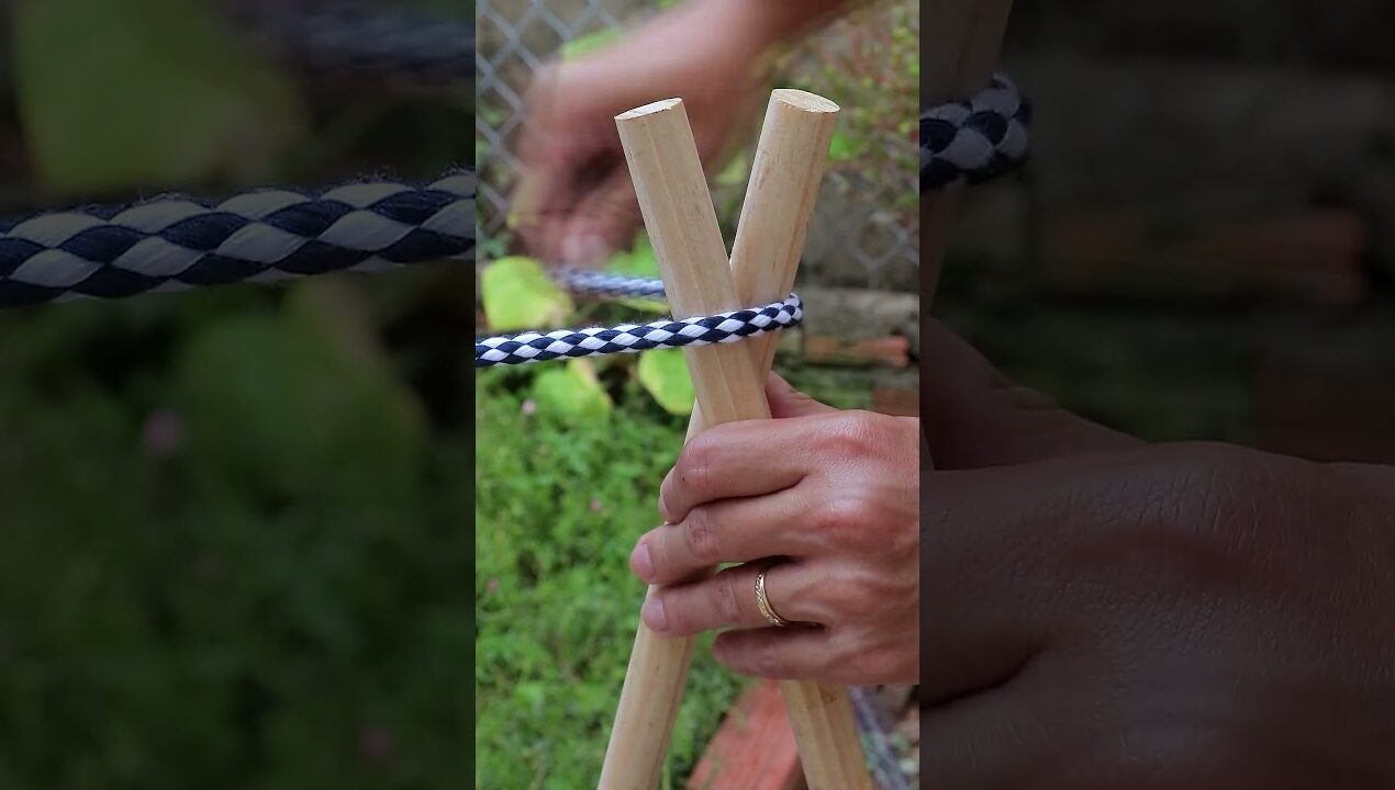 Fast Knot to Tie Two Wooden Sticks Together #diy #woodworking #ideas #garden #knot
