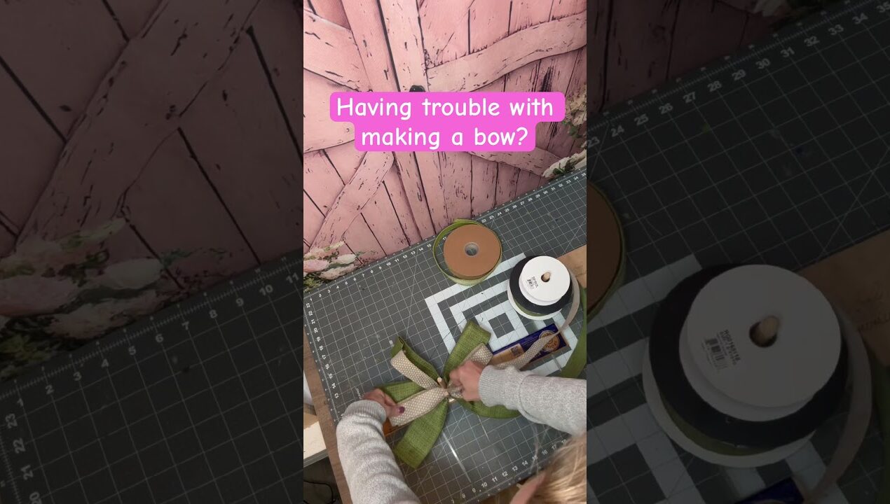 Quick and simple bow tutorial #bowtutorial #wreathmaking #diy