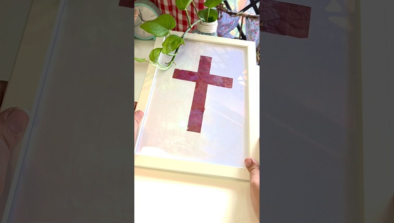 Bougainvillea കൊണ്ടൊരു Holy cross ഉണ്ടാക്കിയാലോ?✨️♥️🌸😇 #diy #craft #crafts #shorts #trending #viral