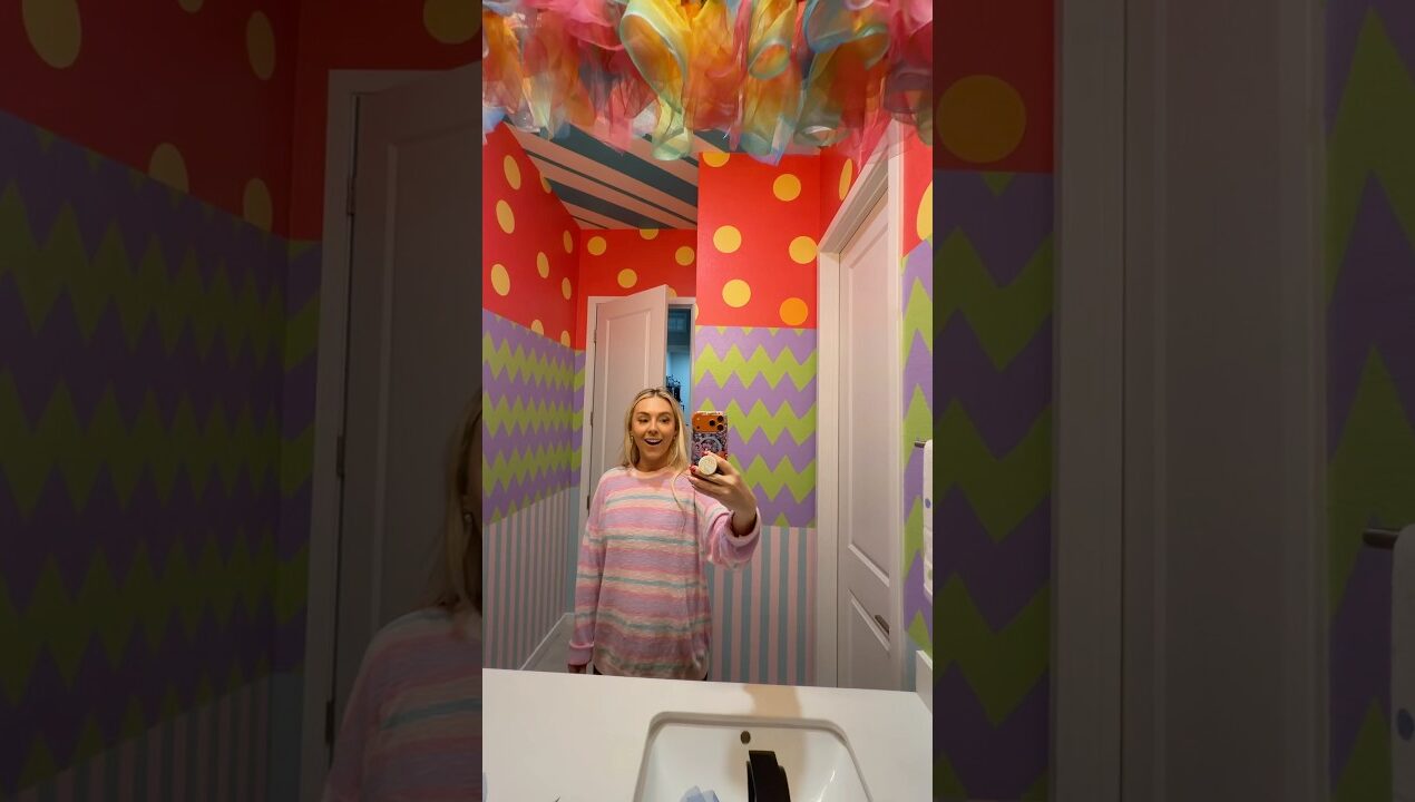 The REAL Easter bathroom !!! 🌷🐰🥕 #painting #DIY #homeimprovement april fools to Easter holiday