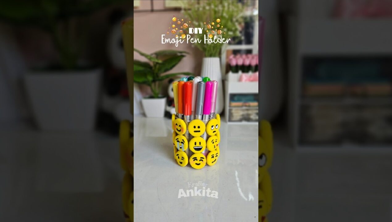 DIY Emoji pen holder #craft #diy #handmade #homedecor #diyideas #krafterankita #emoji #penholder