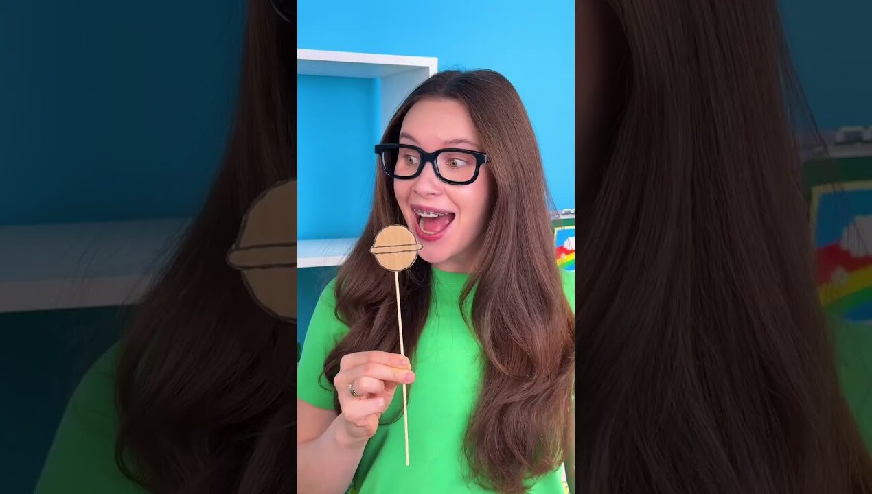 🍭 How to Keep Lollipops Clean! Fun DIY for Kids #shorts #cardboard #fun