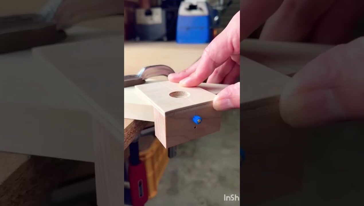 the best corner clamp #shorts #woodworking #carpentry #diy #tricks #ideas #tricks #skiltools #woods