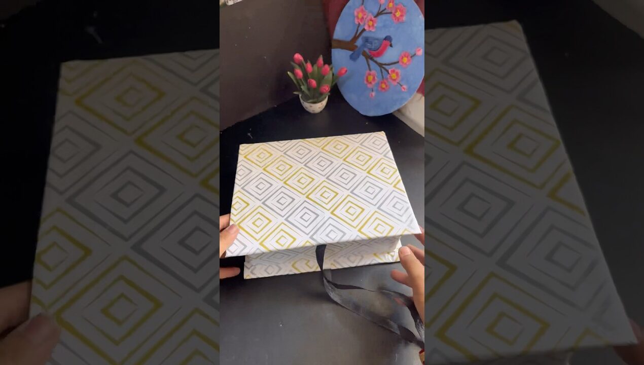DIY Gift Box 🎁 #diy #shorts @P@PaintellectualPriyA