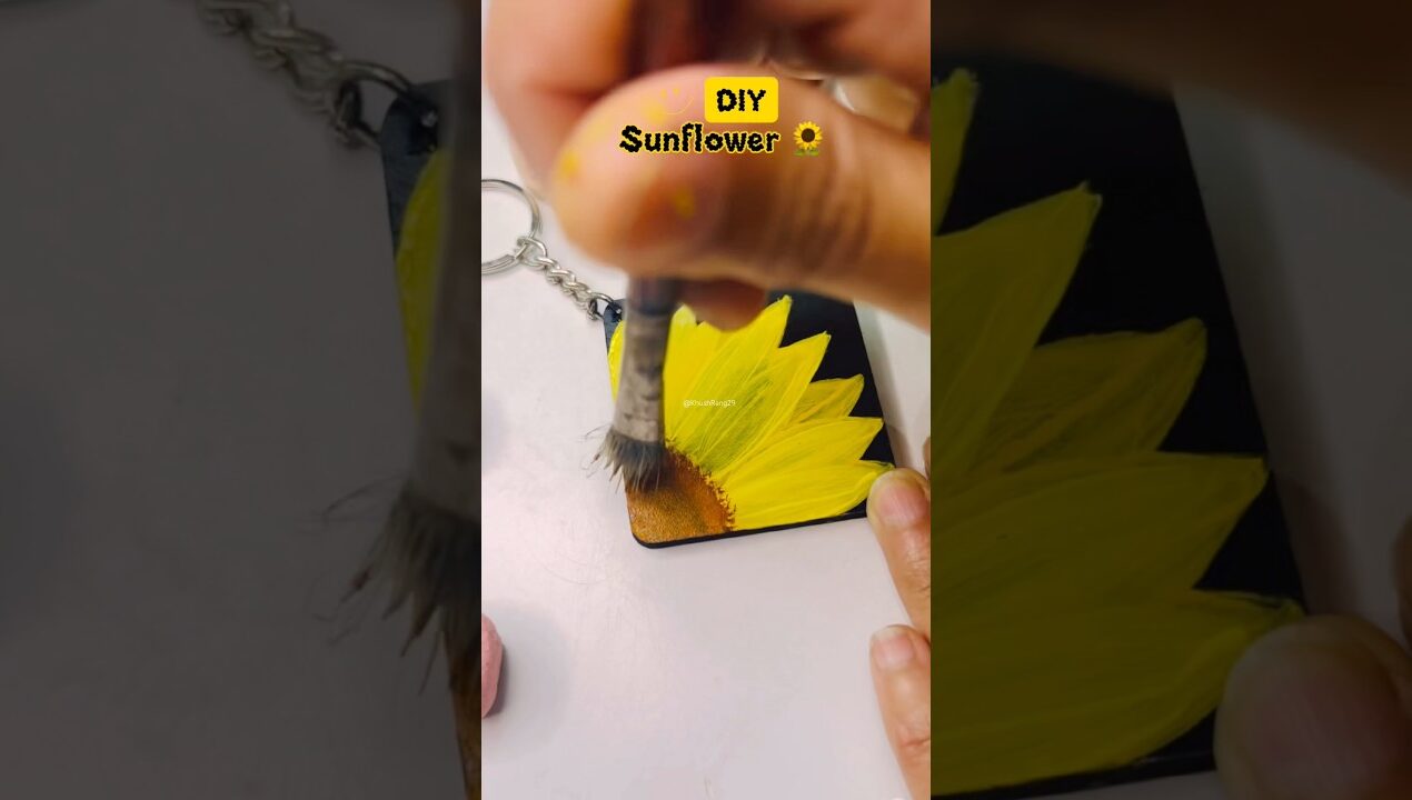 Sunflower🌻 Keychain |keychain ideas #sunflower #art #gift #yt #diy #craft #keychain #keyring #ideas