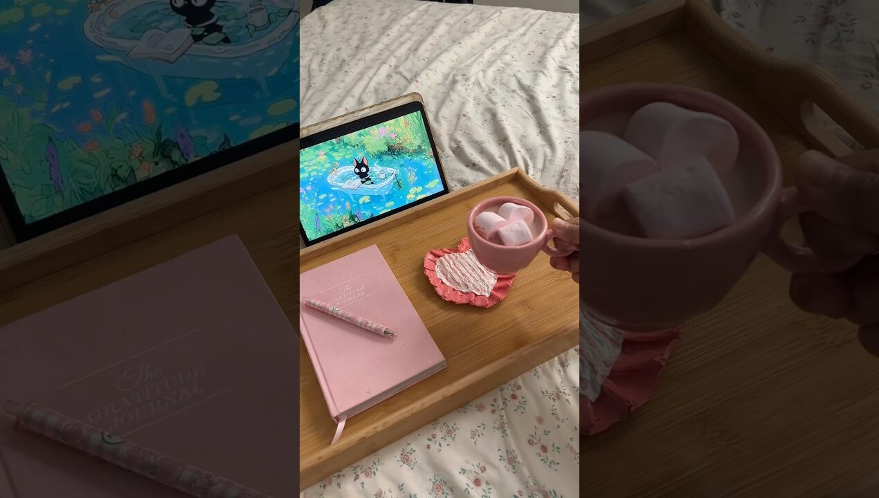 എങ്ങനെയുണ്ട് tissue use ആക്കിയുണ്ടാക്കിയ diy 💞✨#diyideas #aesthetic #craftinspo #diyprojects