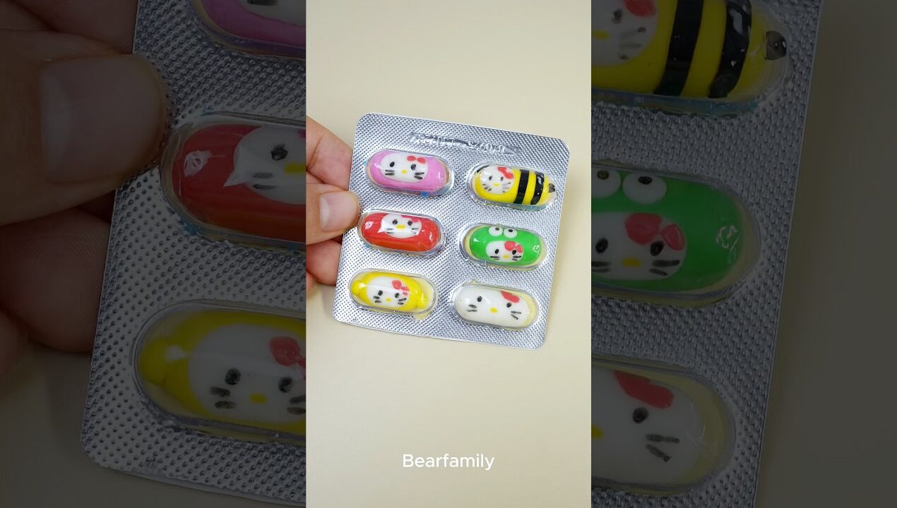 Hello Kitty Pills DIY 💊🎀 Cute Clay Craft | BearFamily #shorts #toys #sanrio #funny #craft