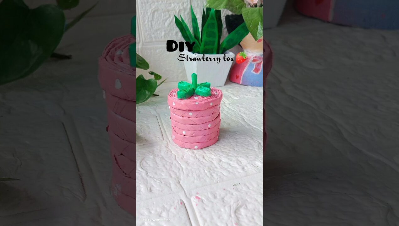 DIY paper strawberry box 🍓 #shorts #viralvideo #shortsfeed #youtubeshorts #diy #paper #strawberry
