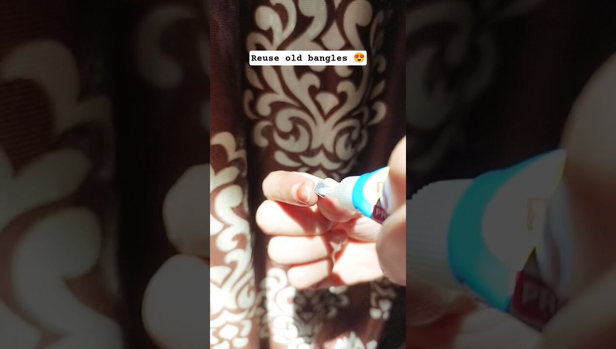 Reuse old bangles 😍 Diy crafts😀 #art #hobbysoul #diy #shortvideo #shorts #reels #diycrafts