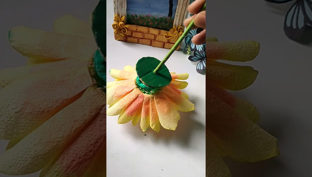 How to make a Dahlia from paper towels | Diy paper crafts #diy #craft #viralshorts