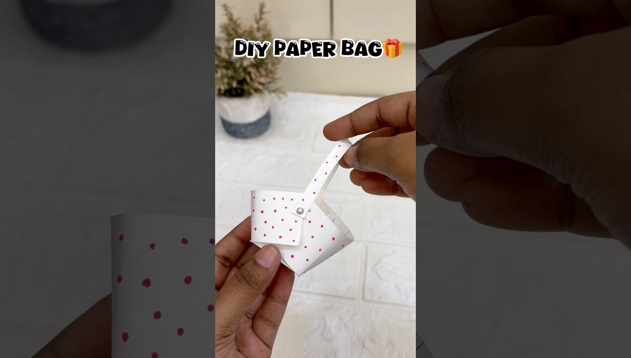 Easy Paper Gift Bag in 1 Minute 😱 | shorts | crafts | DIY | gift packing