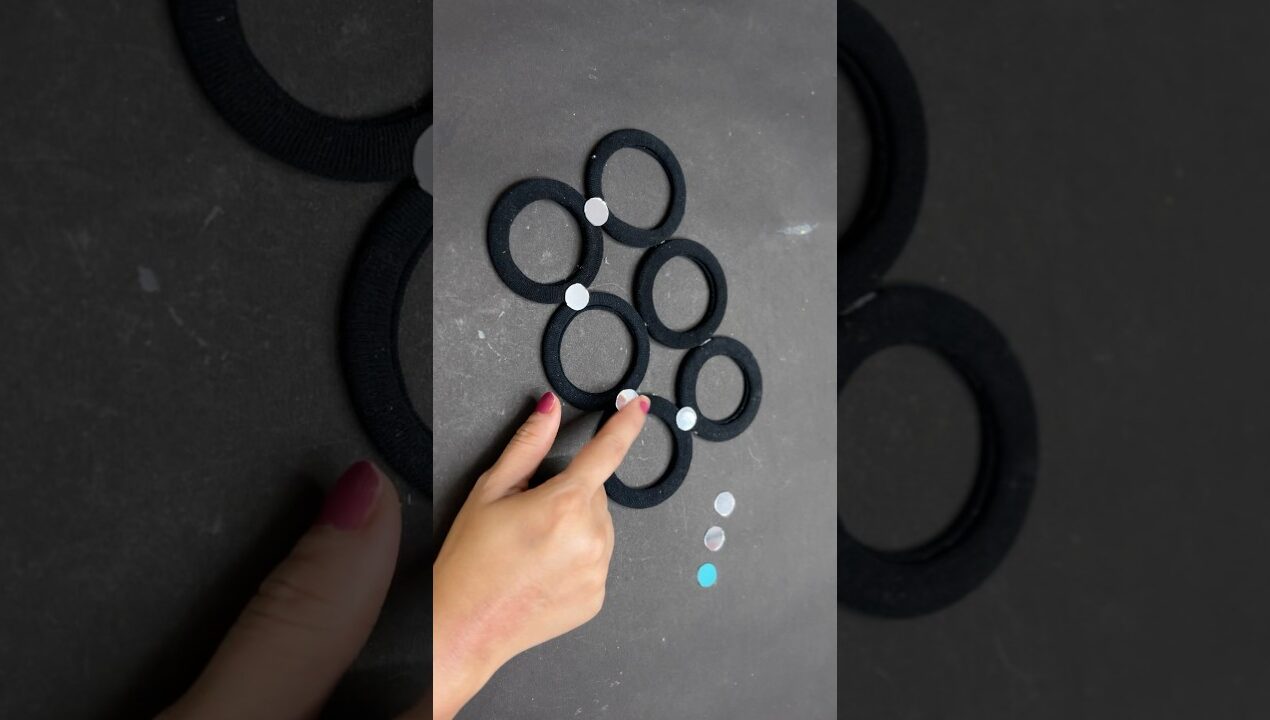 Waste Bangles Craft Ideas #walldecor #diy #craft #shorts #ytshorts #shortsfeed #diyideas #goviral