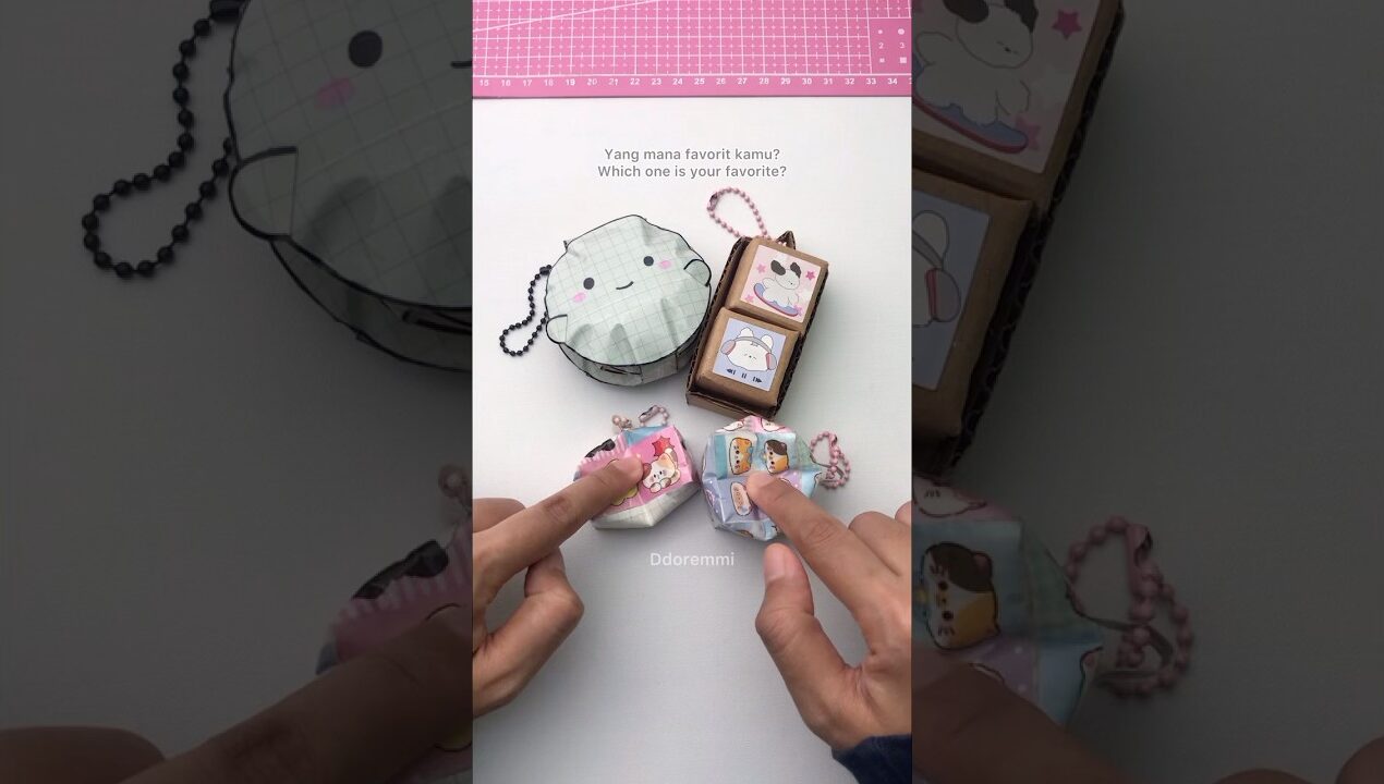 DIY Cute Keychain | Which one is your favorite? #diy #crafts #papercraft #homemade #papersquishy