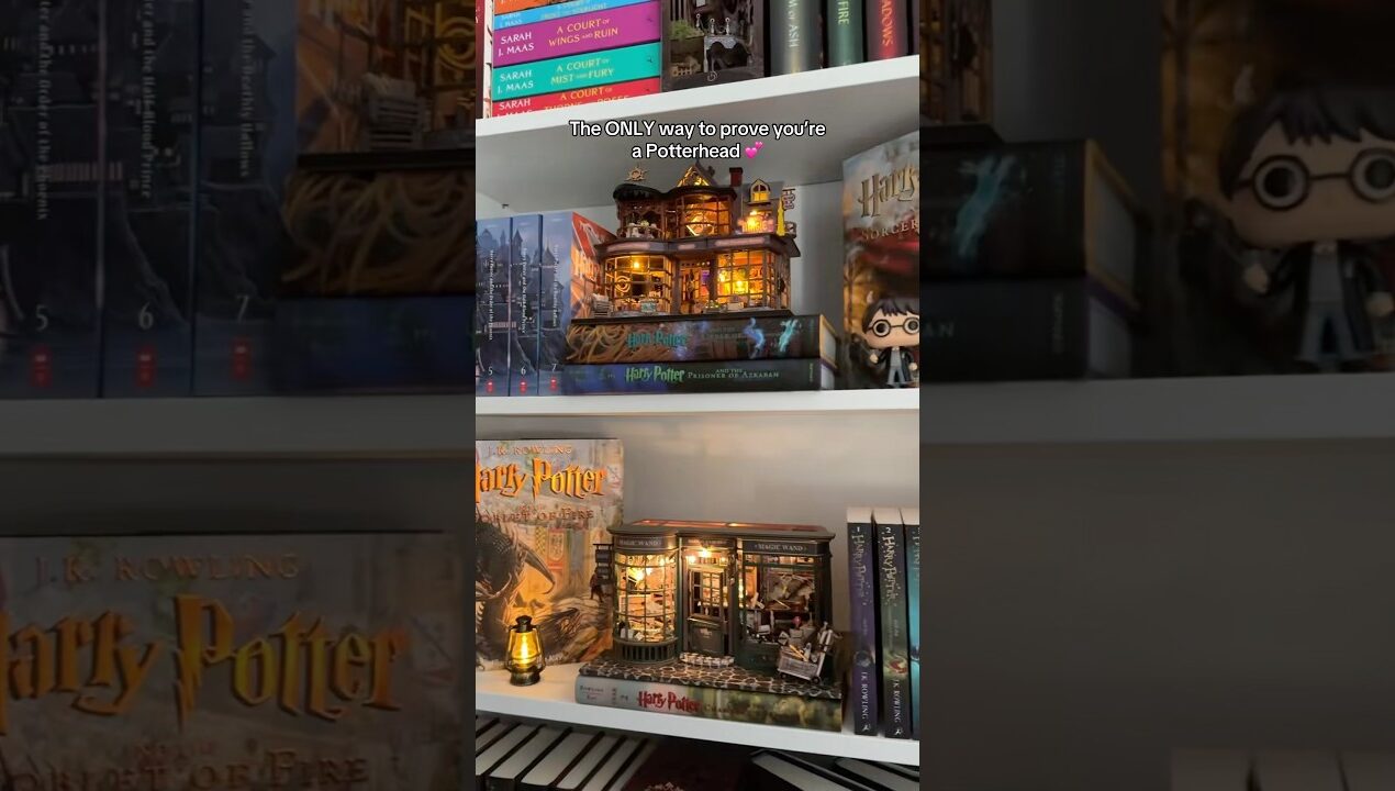 Perfect idea for Harry Potter shelf! 💕 #harrypotter #bookshelfdecor #potterhead #diyideas