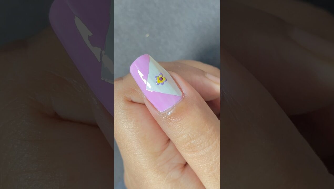 Nail art within 2minutes #nailart #nails #homemade #diy #shortsfeed #nailextension