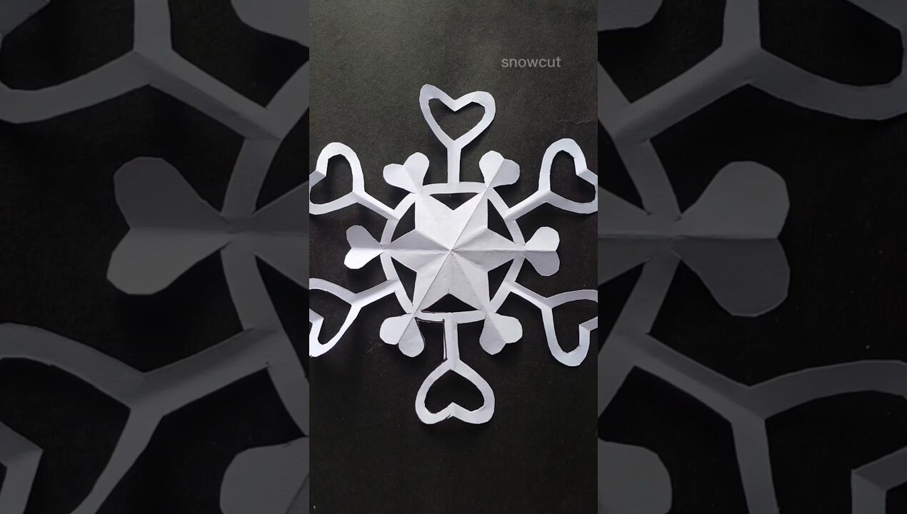 How to make paper snowflake❄️ paper craft ideas✨ #shorts #drawing #snowflakes #artcraft #diy