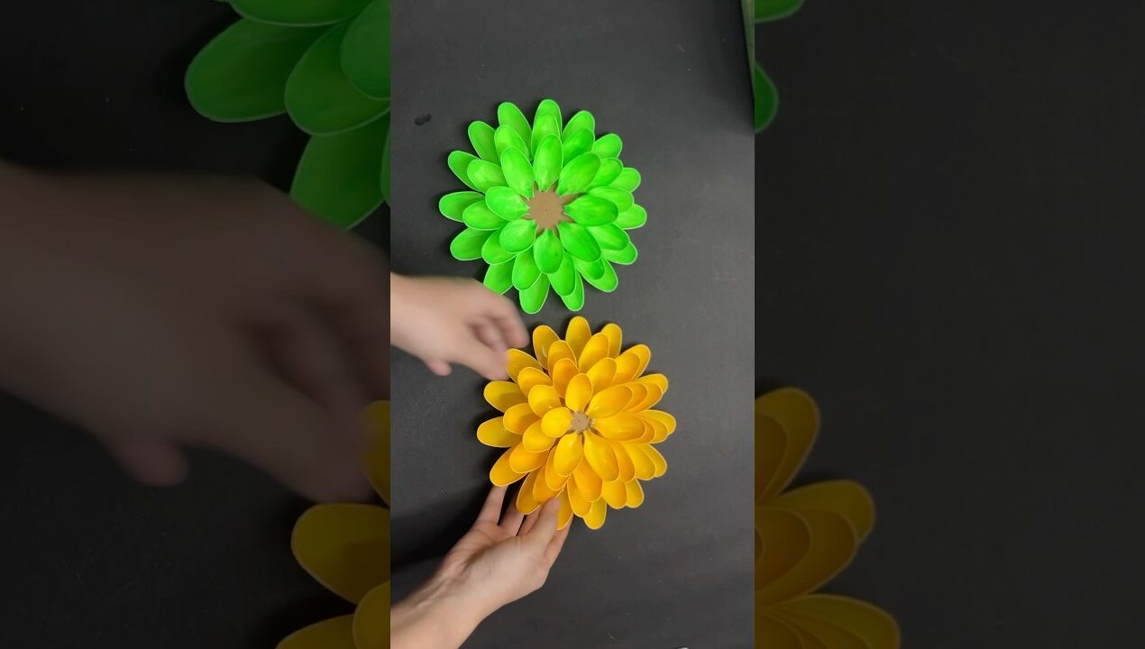 DIY Spoons Craft Ideas #spooncraft #diyaholder #diy #shorts #ytshorts #shortsfeed  #youtubeshorts