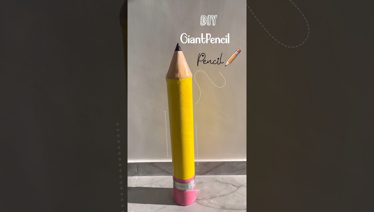 🙈Made a *GIANT* PENCIL ✏️ for my Studio ✨😍#diy #craft #ytshorts #viralshort #recycle #pencil