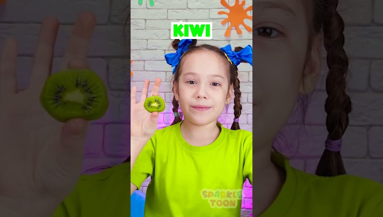 🍓 Let’s Make a Colorful Fruit Toast Breakfast! 🫐 #DIY #KidsLearning #Shorts