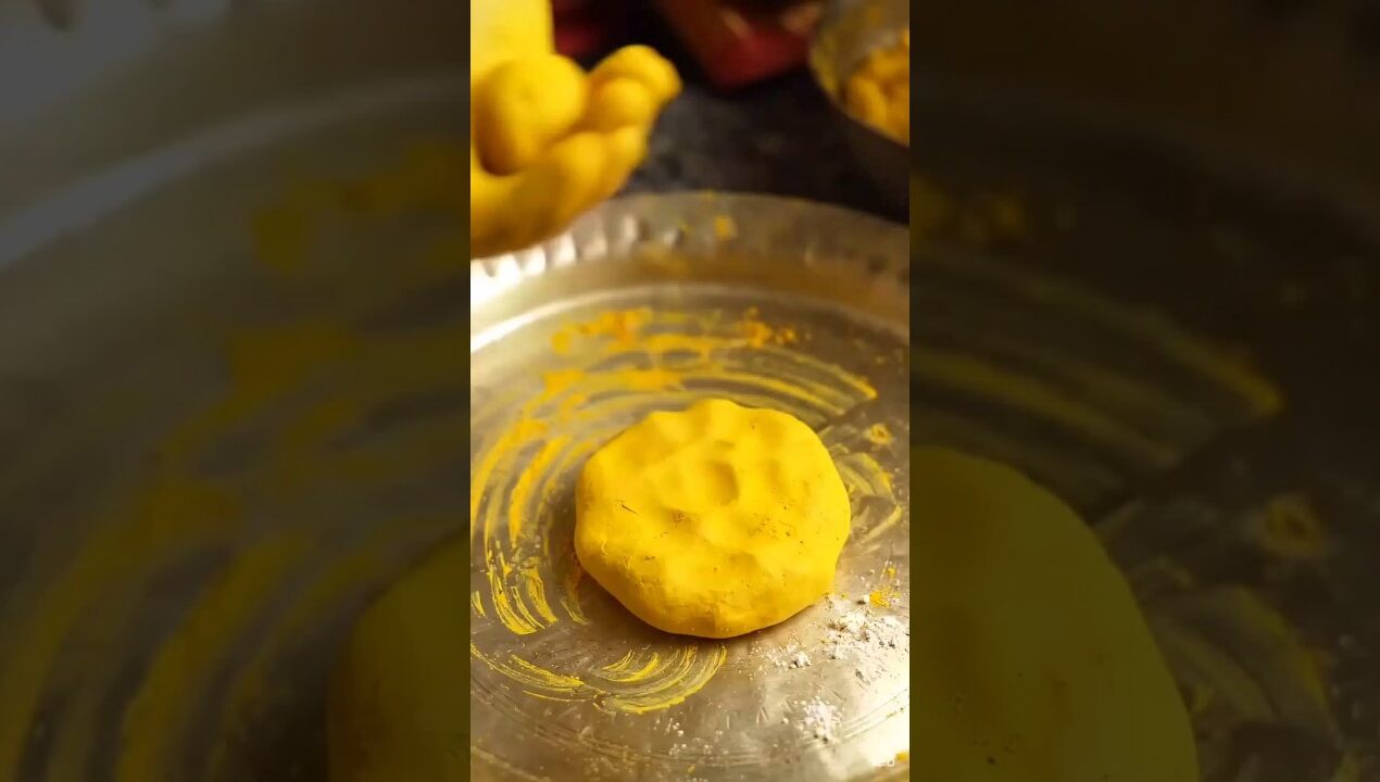 #durga maa idol with turmeric paste#diy#durga#devotional#durgapuja#viral#viralvideo#youtubeshorts#yt