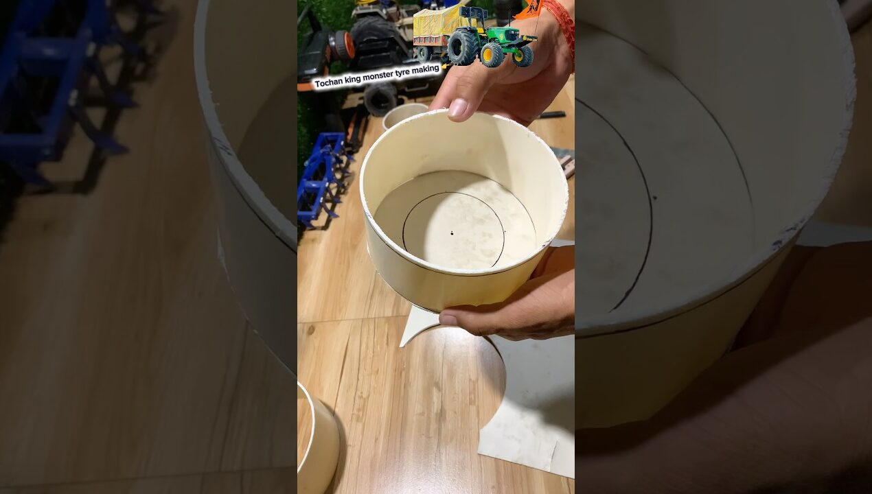 John deer tractor tyre making at home 👍#diy #truckrc #tractor #tractortyres