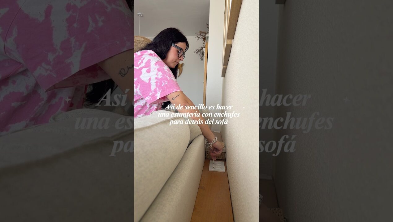 Balda detrás del sofá con enchufes ✨#diy #bricolaje