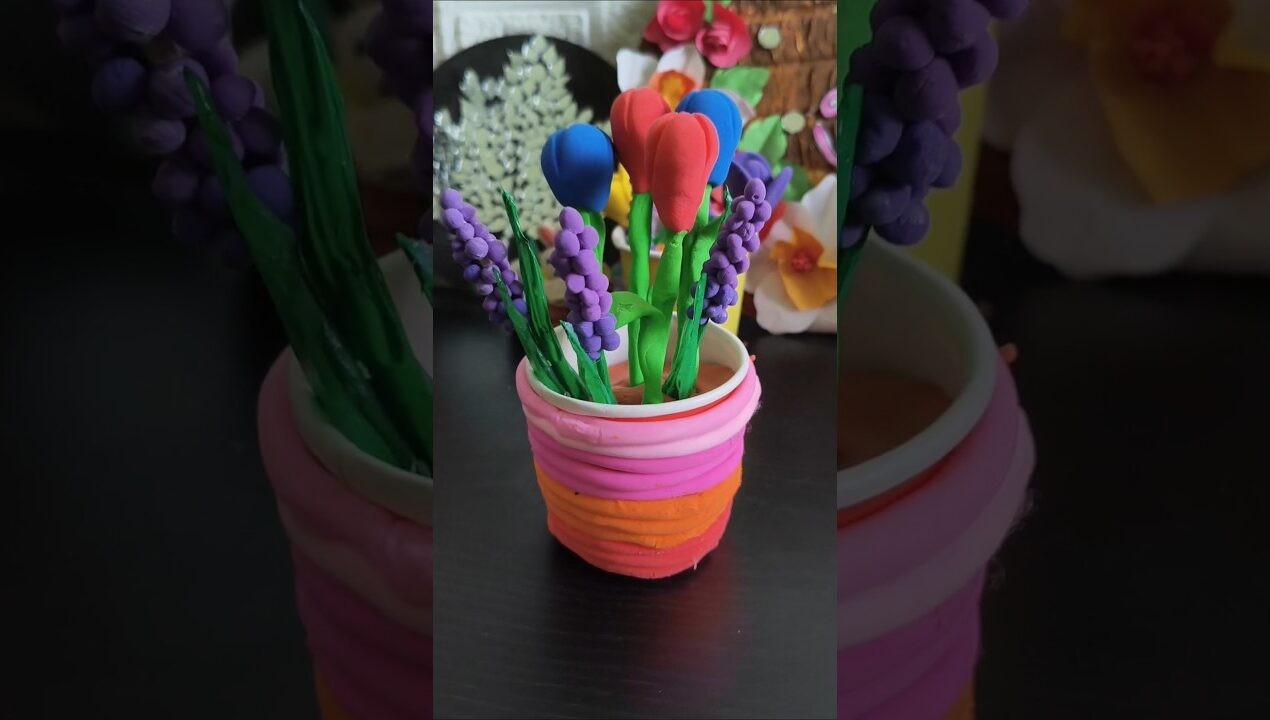 Diy flower vase 💐 #shorts #diy #craft #ytshorts #flowers #trending  #youtubeshorts #craft #art