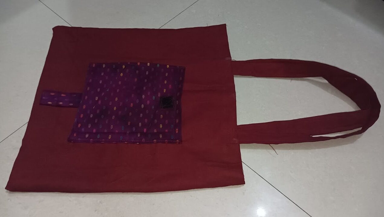 DIY Fabric Shopping Bag | Simple Cutting and Stitching/मार्केट ले जाने वाला थैला बनाएं