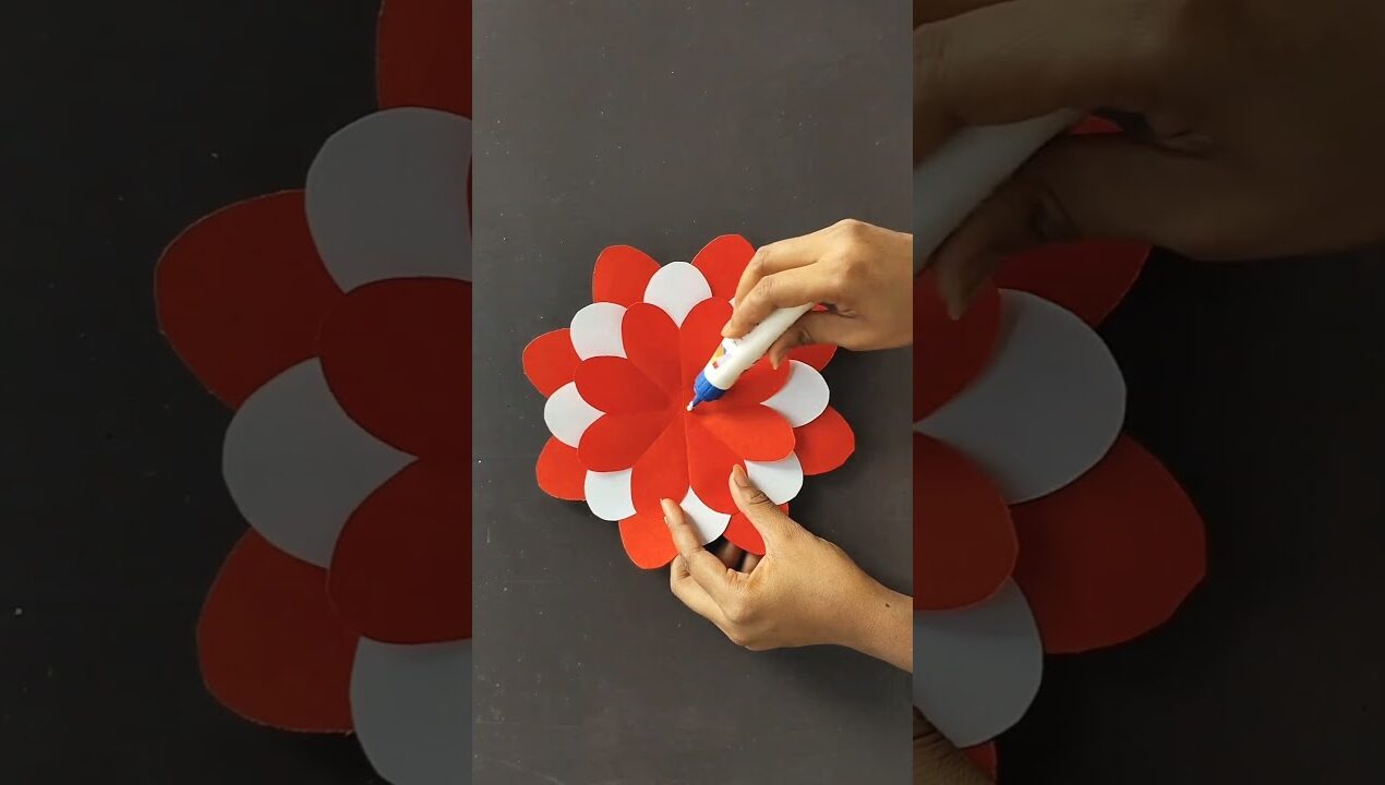 Unique Paper Flower Wall Hanging #PaperCraft #Ideas #Homedecor #DIY #Shorts