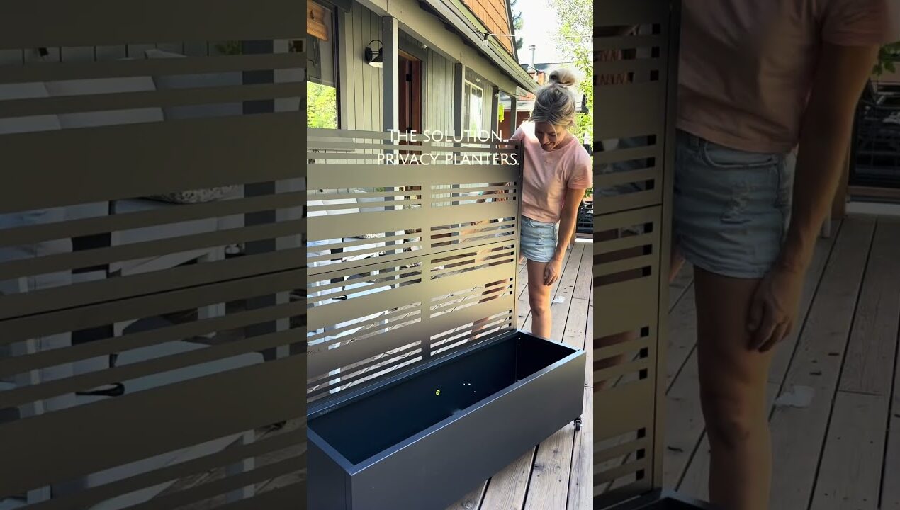 Using privacy planters to make a fence