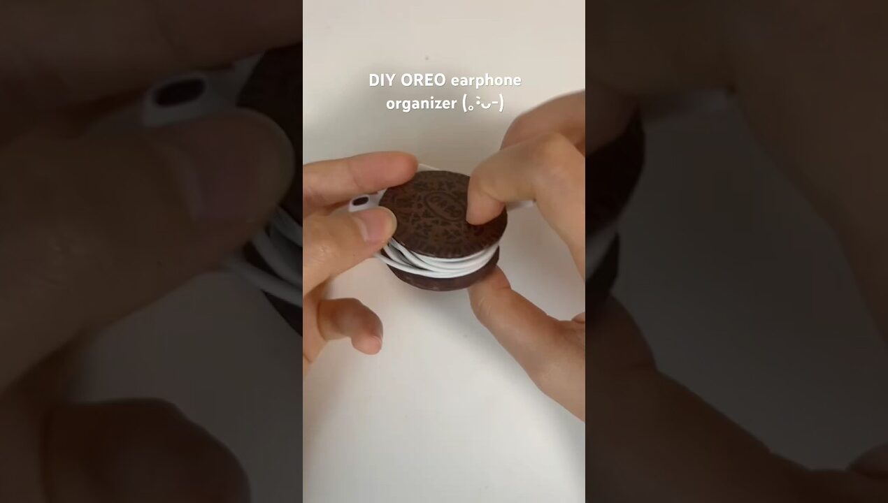 DIY OREO earphone organizer!!    (•̀ᴗ-)🍪#diy #diycrafts #papercraft #craftideas #craft #diyideas