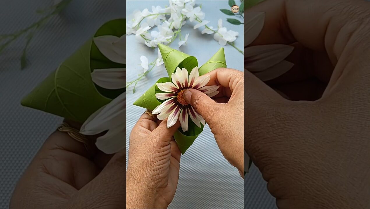 Amazing toran making idea 🍃✨#diy #toran #decoration #explorepage #artandcraft