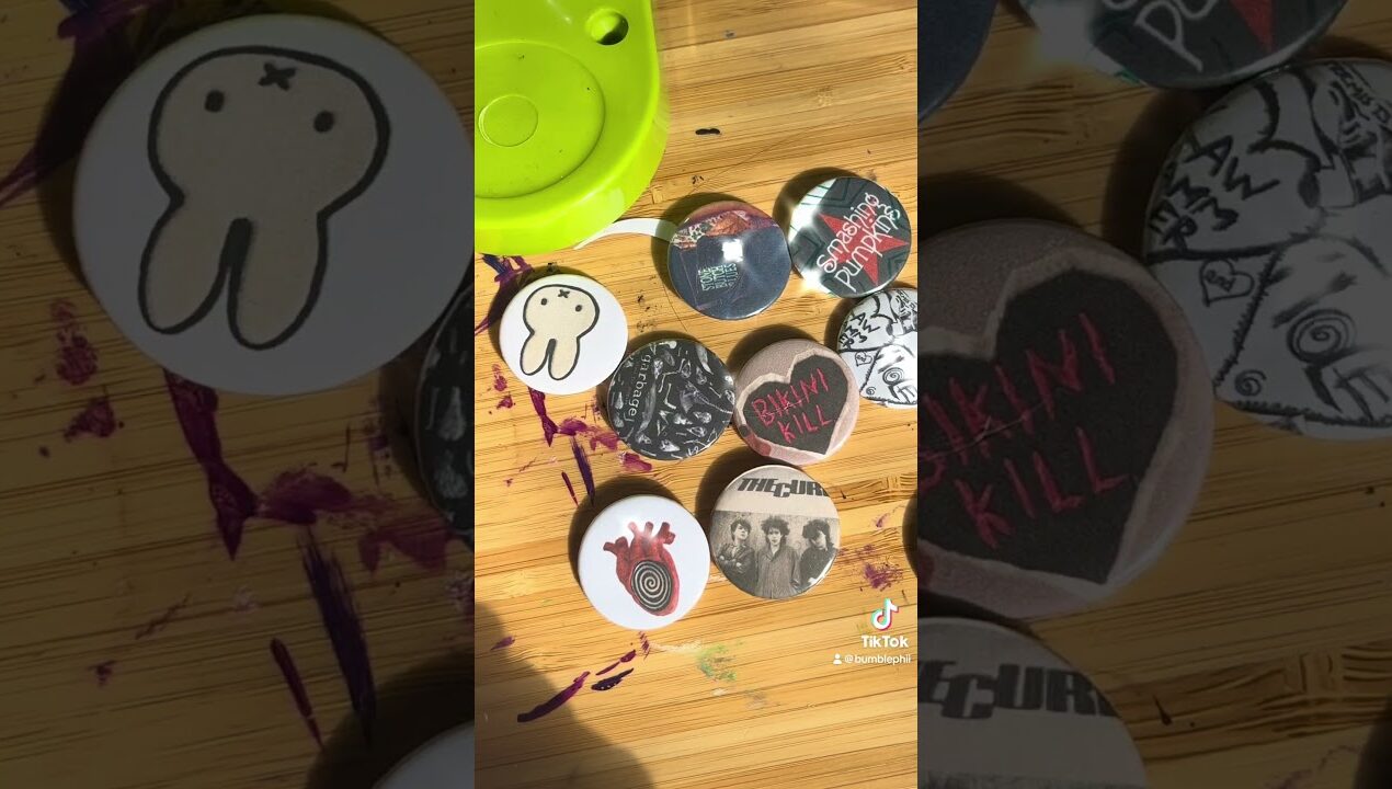 DIY pin badges throwback vid☆ what do i put on a pin?🦇🧷#maximalistfashion #DIYtutorial #DIYfashion