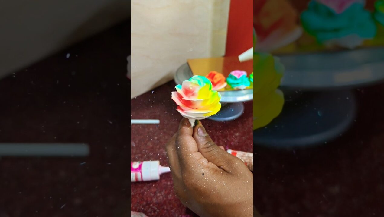 Rose 🌹🌹🌹🌹🌹 cake decoration ideas trending #cake #snscakes #barbiedoll #londoncakedesigner