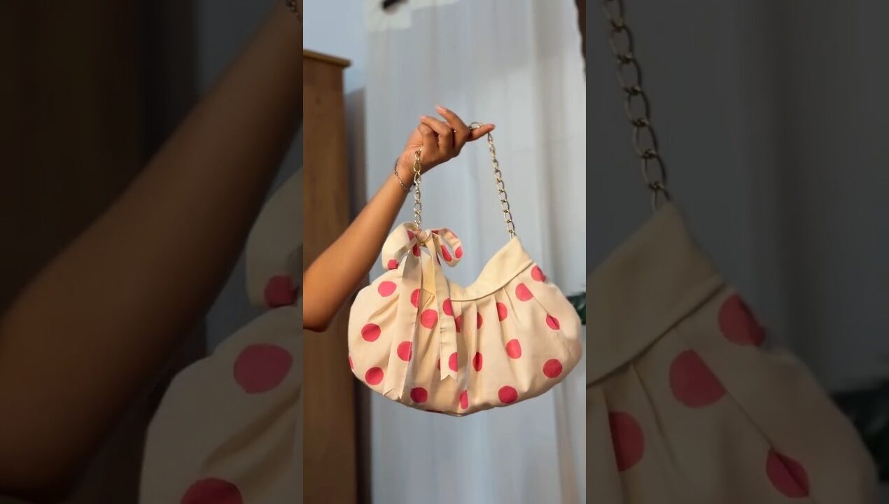 Cute ആയിട്ടില്ലേ ✨😃 DIY bag | Upcycle | Gopika Mothiravally | Malayalam