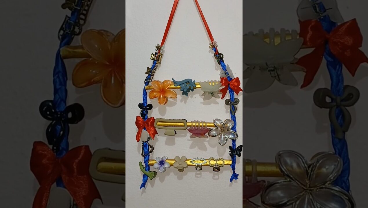 Clips Holder DIY✨️✂️#trending #craft #diy #viral #youtubeshorts #diybuild #telugushorts #aesthetic