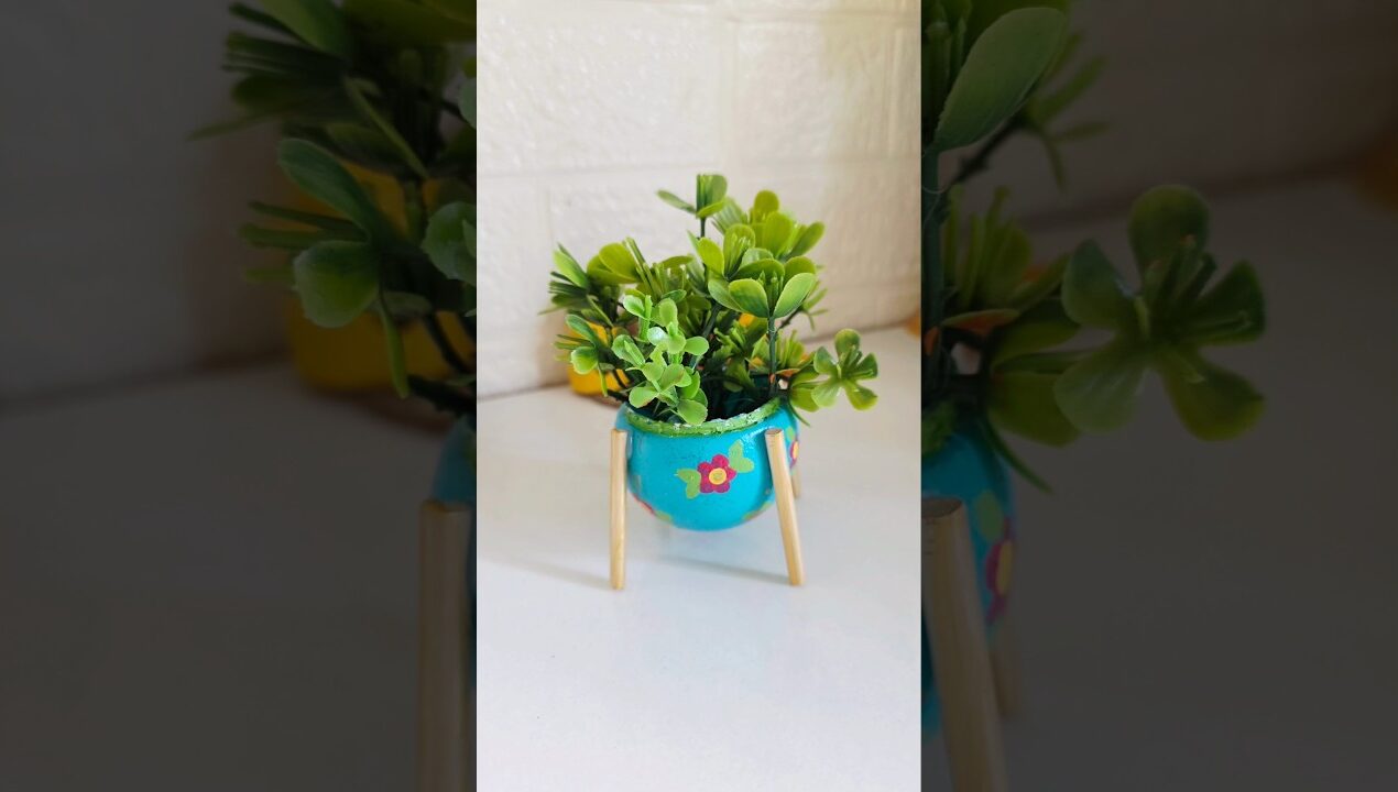 DIY bulb Planter #shorts #youtubeshorts #planter #viralcraft