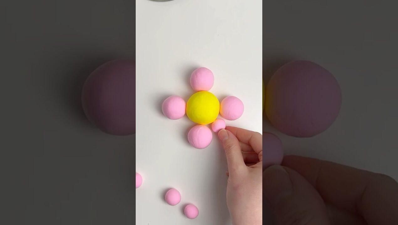 فكرة بالصلصال الفوم الوردي والأصفر 🩷💛 #diy #foamclay #superclay #صلصال_فوم