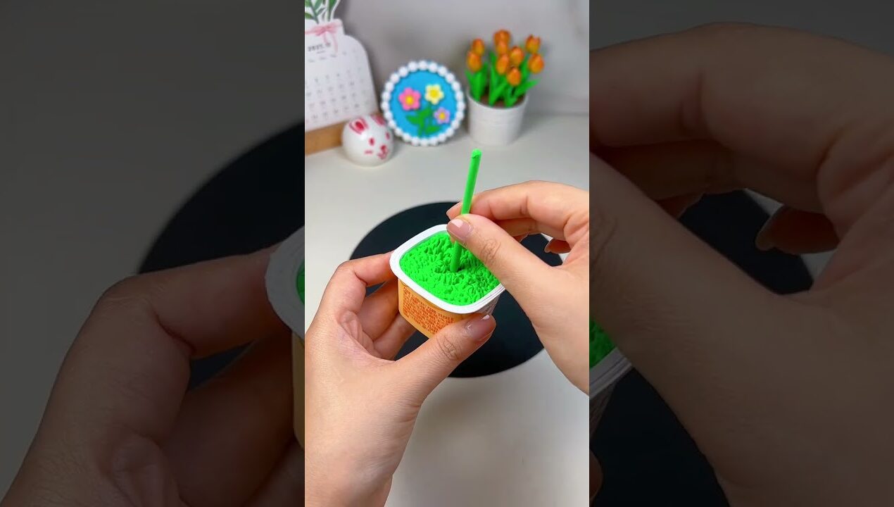 Simple Craft: Making a Blue Clay Flower Ornament! #DIY #Handmade