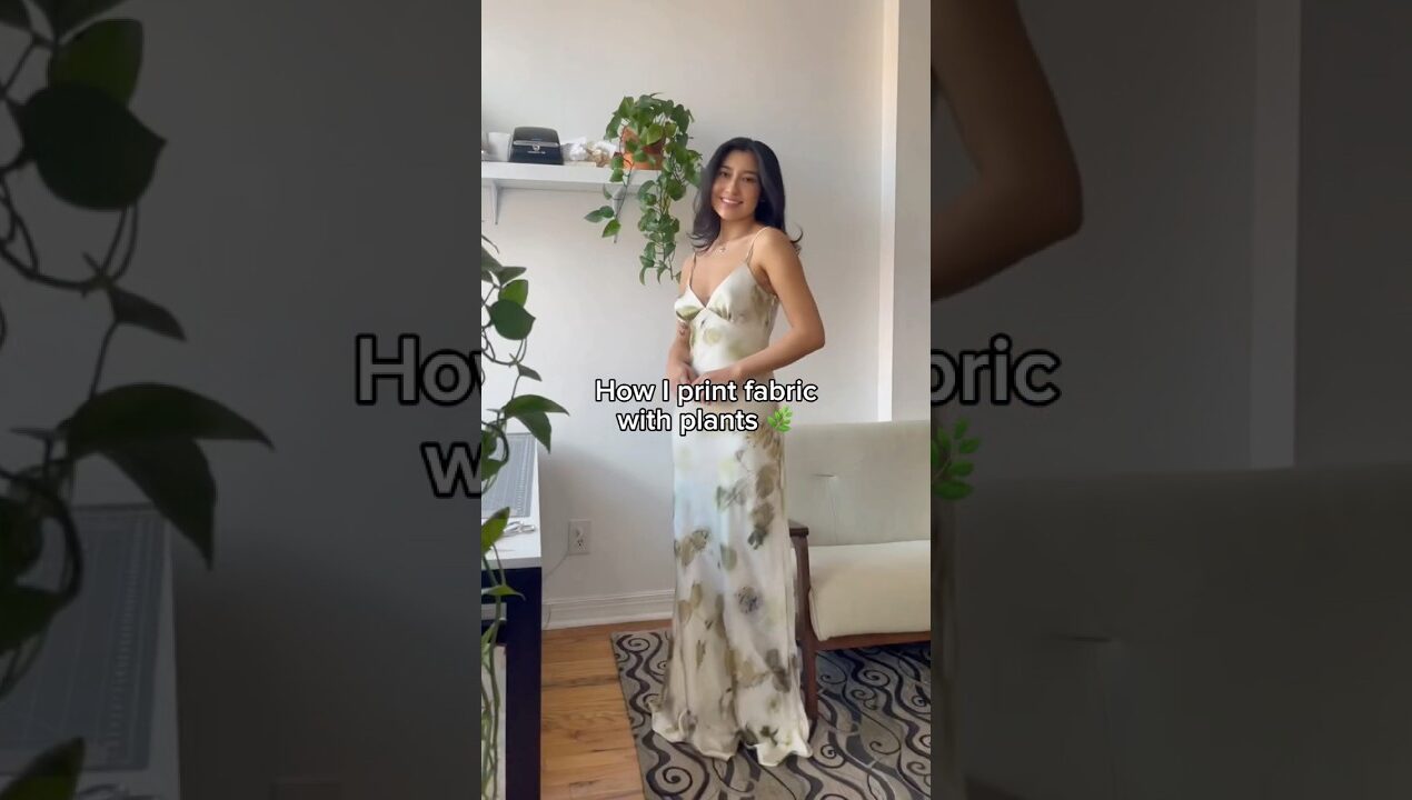 How to print fabric with plants 🌿 #earthday #sustainability #ecoprint #diy