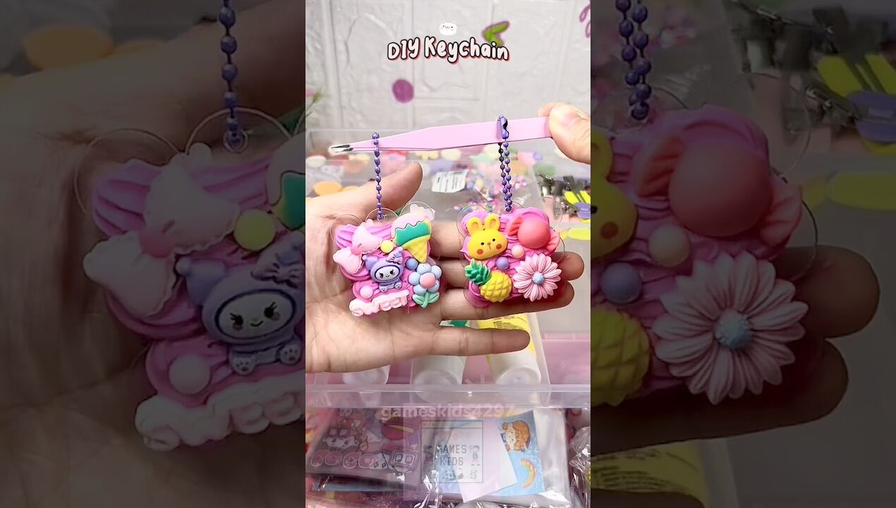 #diy #diykeychain #keychain #keychaincustom #sticker #cute #kawaii #shortvideo #shortsvideo