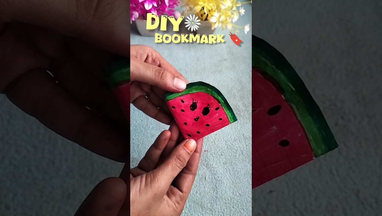 Try This Cute Bookmark 🔖! Paper Se Bookmark Kese Bnae. #diy #craft #viral #bookmark  #easy