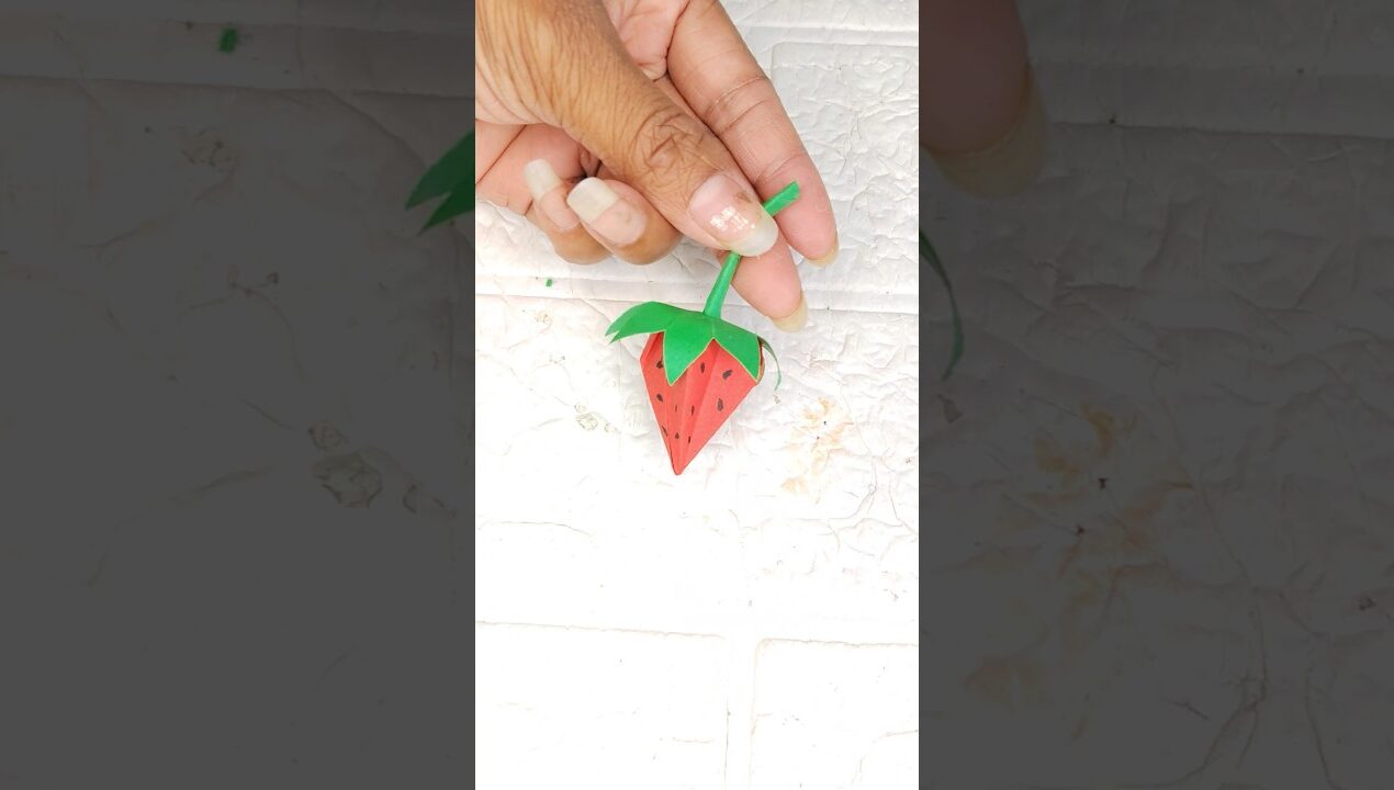 Strawberry sweet gift box 🍓✨#shorts #art #diy #craftwithchanchal #youtubeshorts