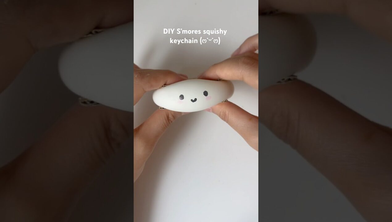 DIY s’mores squishy keychain   (ෆ˙ᵕ˙ෆ) #squishy #diy #diycrafts #craftideas #craft #crafting