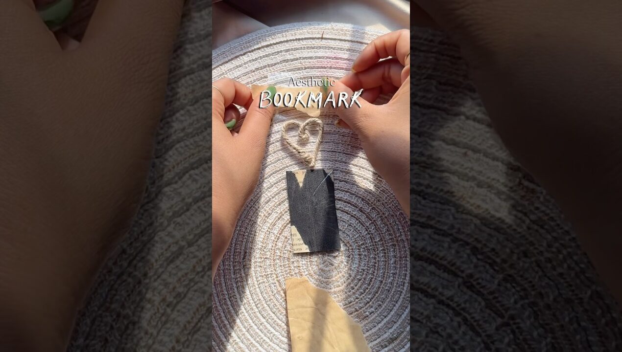 Bookmark idea 🤗💖 #diy #bookmark #aesthetic #craft #creative