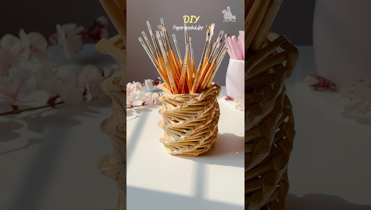 DIY pen holder out of news paper🎋✨|#shorts #craft #penholder #wastematerialcraft #viralshorts